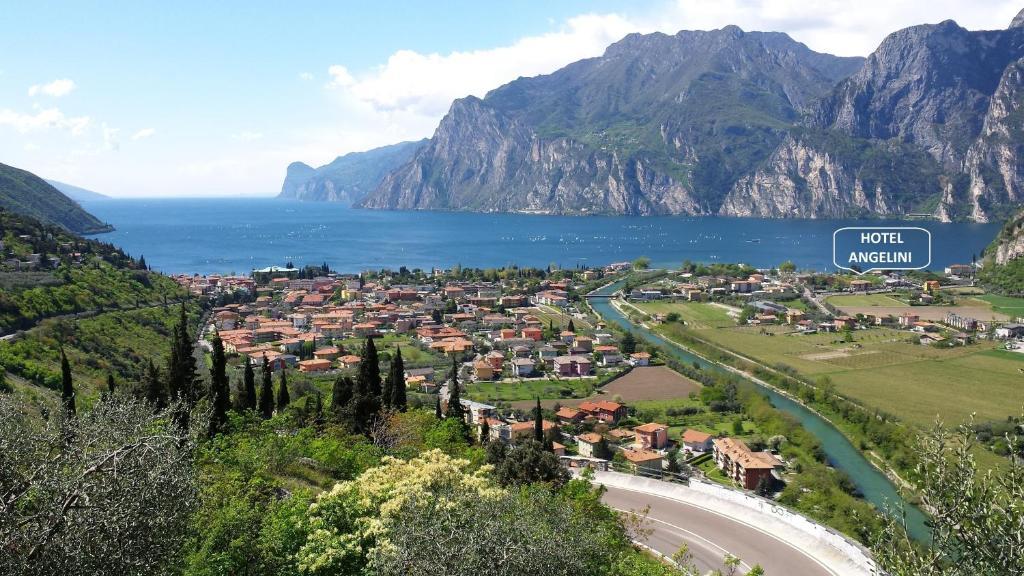 Hotel Angelini Torbole Sul Garda Exterior foto